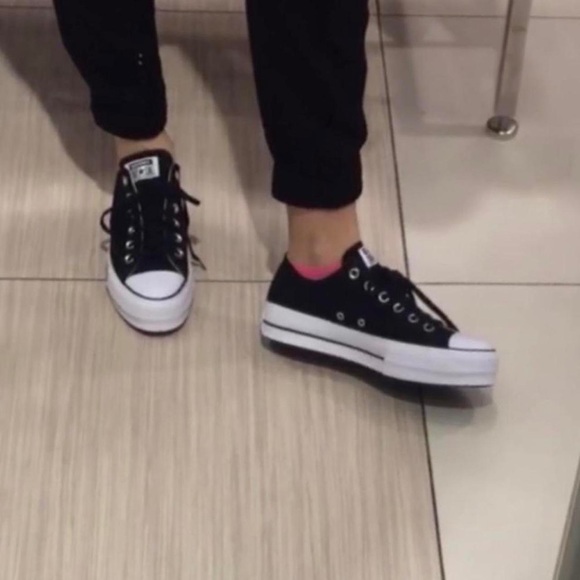 Low converse - Picture 2 of 2